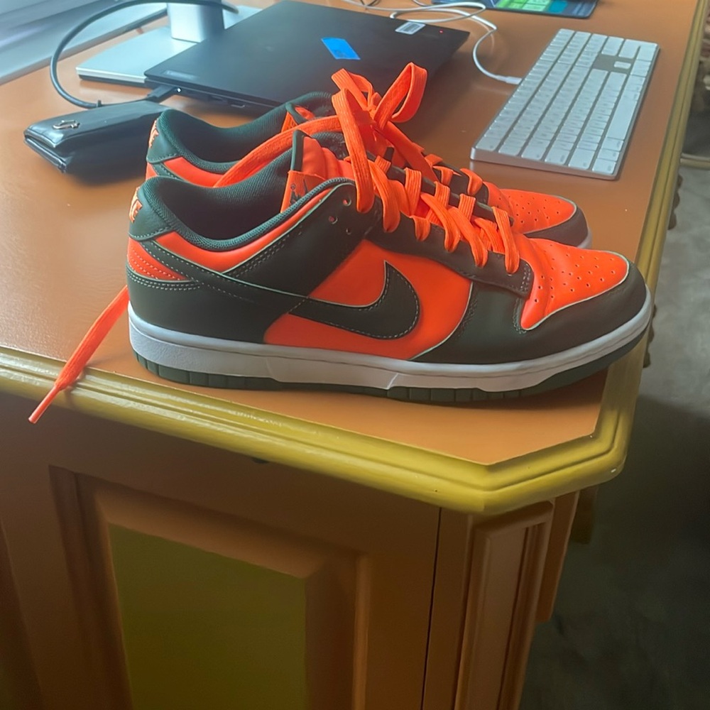 Green & orange 🍊 dunks women size 9